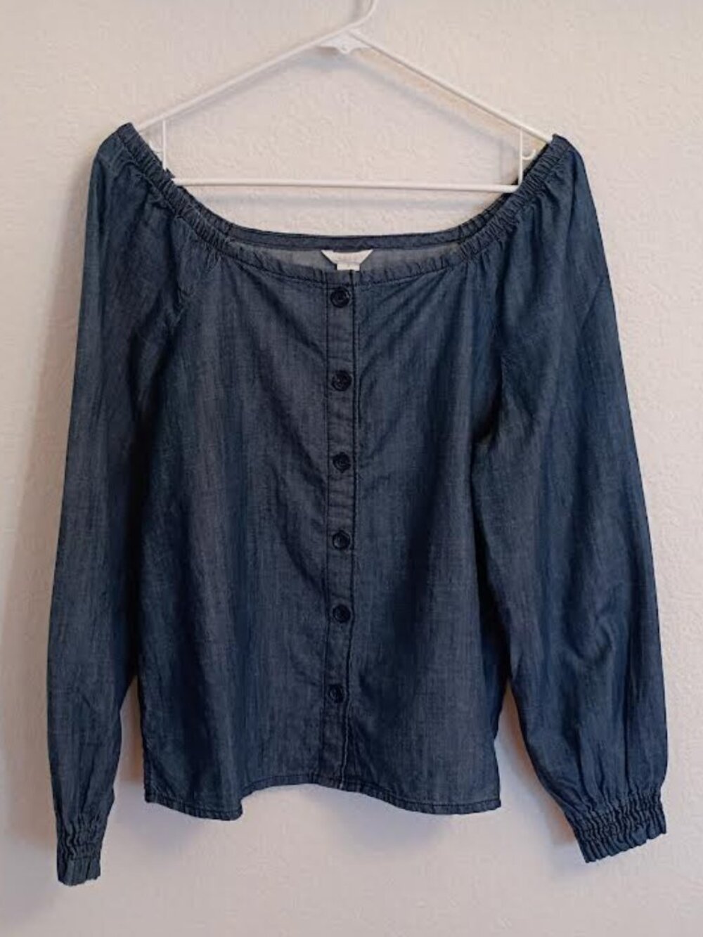 CASLON WOMEN'S TOP BLUE DENIM MEDUM WASH LONG SLEEVE BUTTON UP SIZE MEDIUM